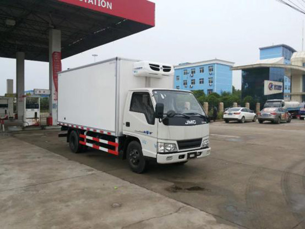 江鈴4.15米貨廂單排冷藏車 江鈴4.15米貨廂單排冷藏車