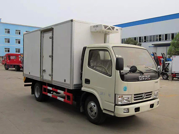 東風(fēng)多利卡4米貨廂冷藏車 東風(fēng)多利卡4米貨廂冷藏車