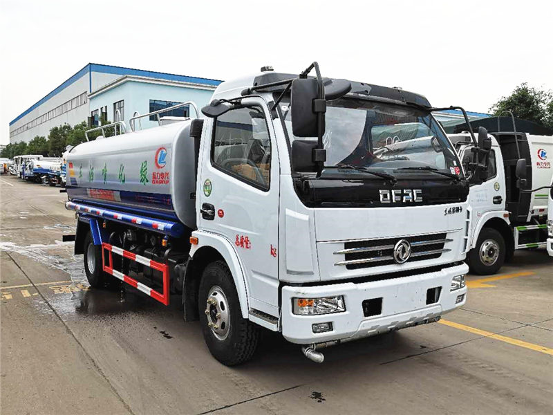 東風多利卡8-9噸灑水車 東風多利卡8-9噸灑水車