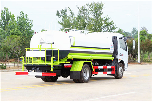 東風大多利卡灑水車